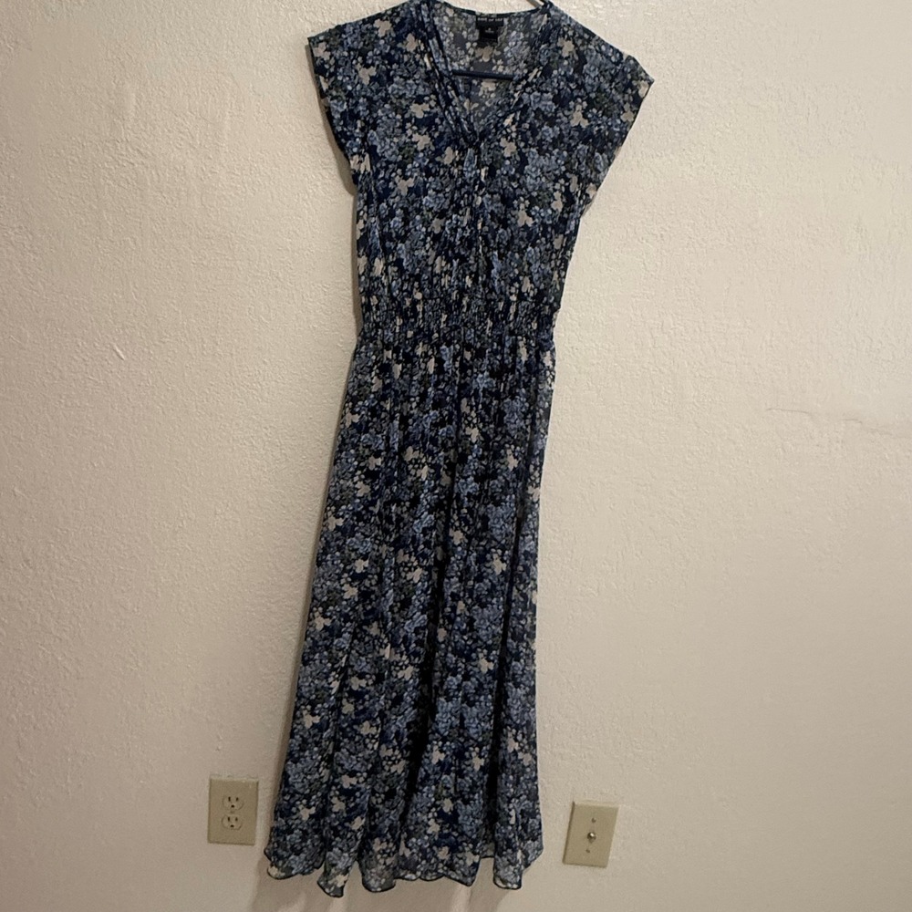 Kate and‎ Lily Blue Floral Smocked Maxi Dress Size 6 Sleeveless Chiffon V-Neck
